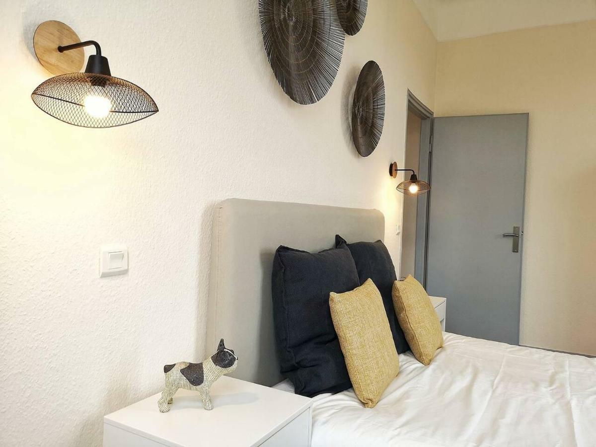 Le XI - Suite Colmar Gare - Parking エクステリア 写真